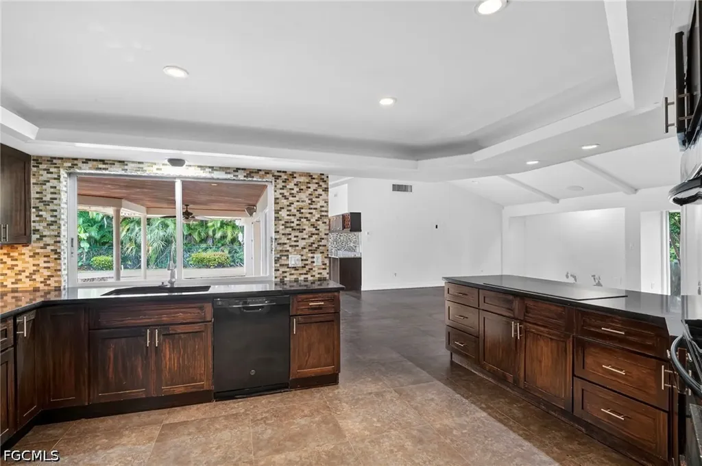 5231 Greenbriar Drive Fort Myers FL 33919