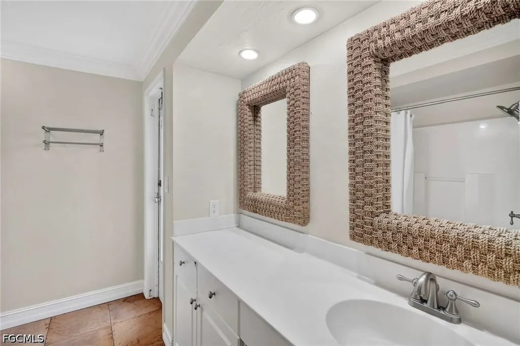 5231 Greenbriar Drive Fort Myers FL 33919