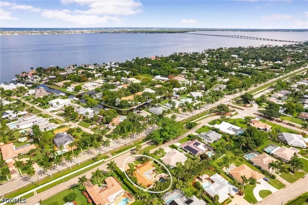 5231 Greenbriar Drive Fort Myers FL 33919