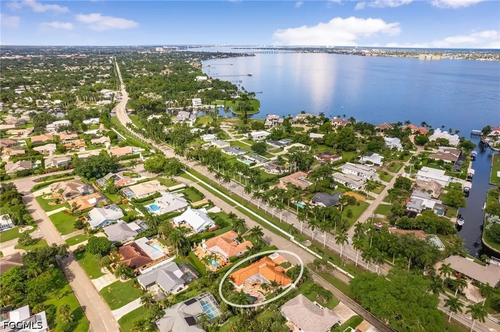 5231 Greenbriar Drive Fort Myers FL 33919