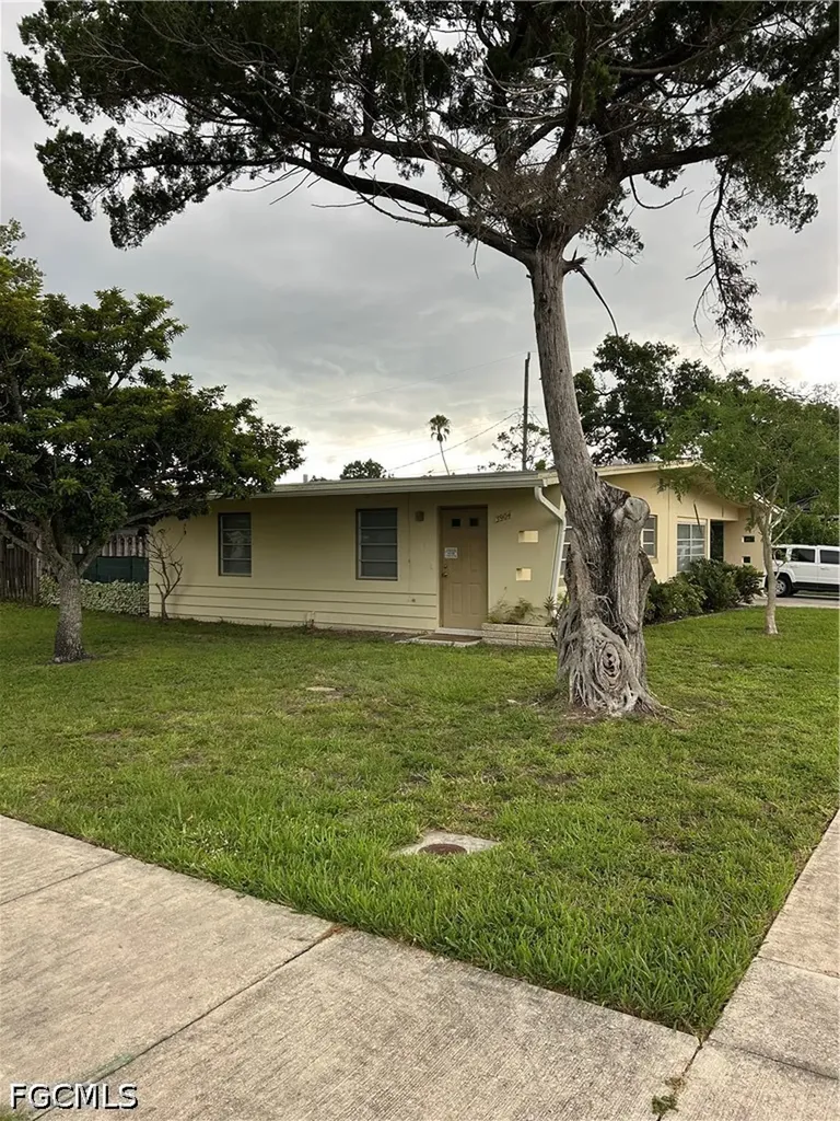 3904 La Palma Street Fort Myers FL 33901