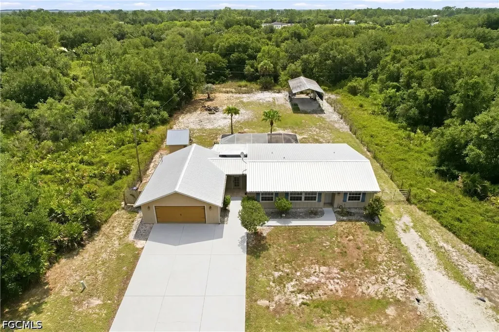 2310 Abbott Avenue Alva FL 33920