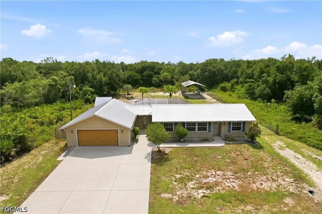 2310 Abbott Avenue Alva FL 33920