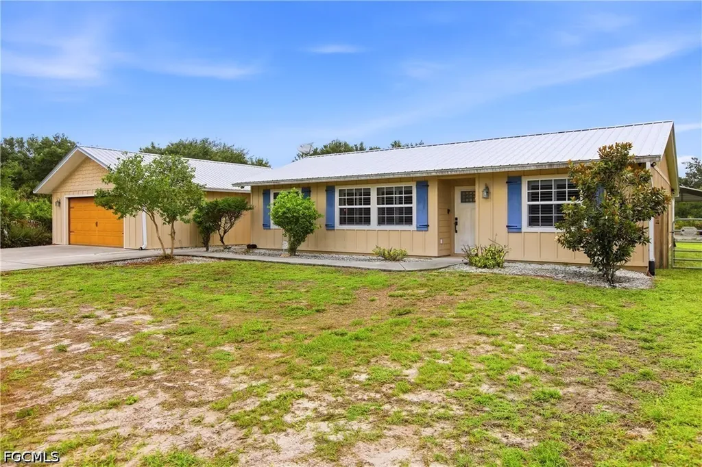 2310 Abbott Avenue Alva FL 33920