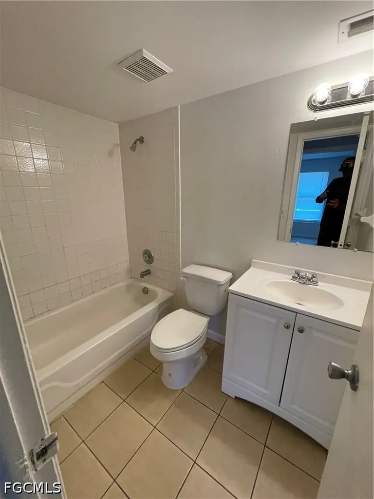 2305 SE 6th Lane Cape Coral FL 33990