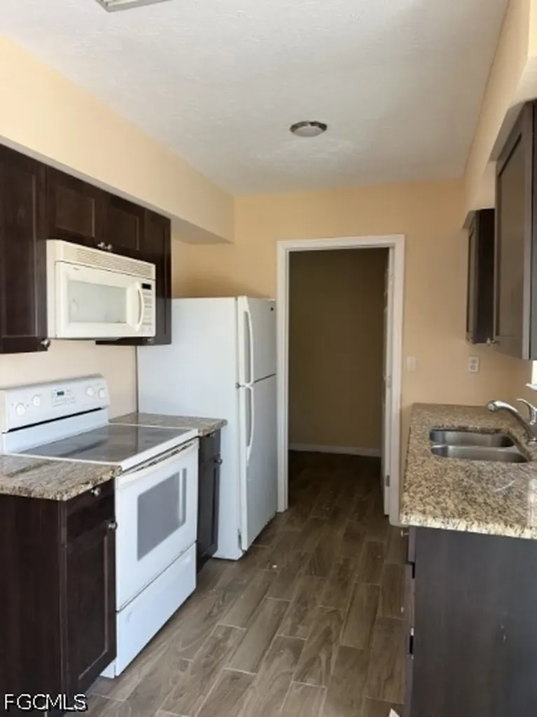 2238 Wolverton Court Alva FL 33920