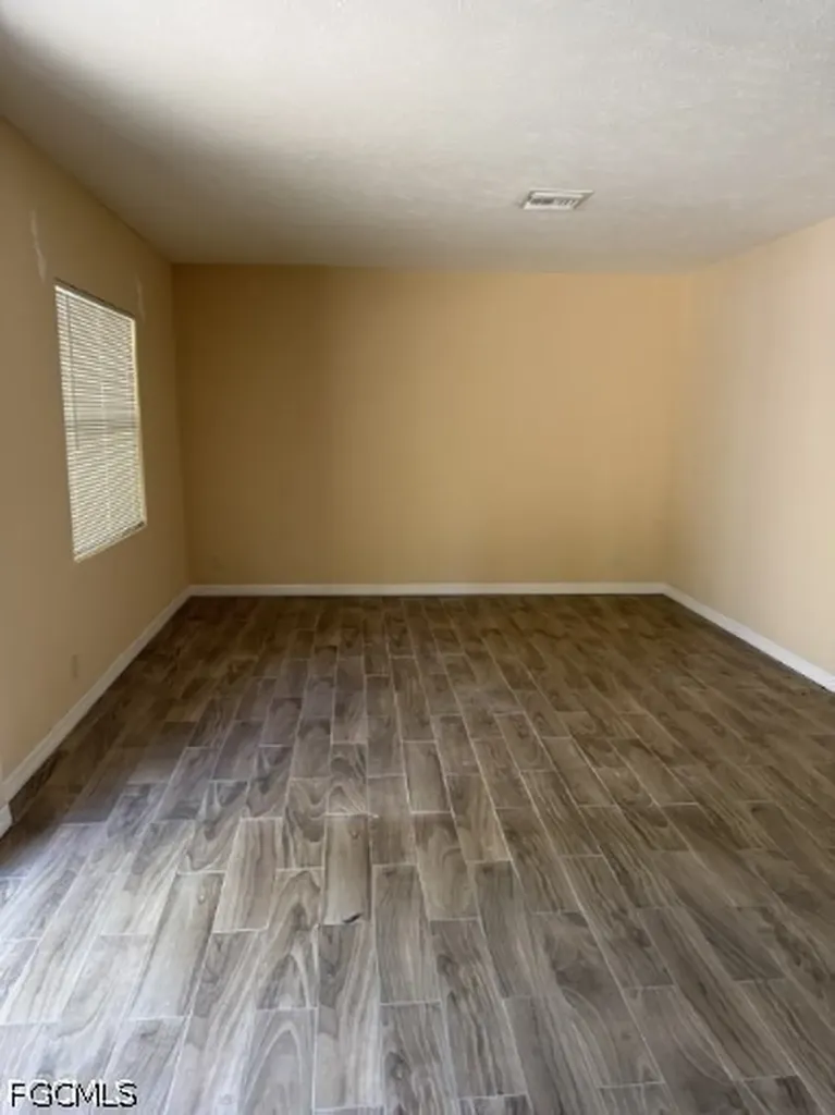 2238 Wolverton Court Alva FL 33920