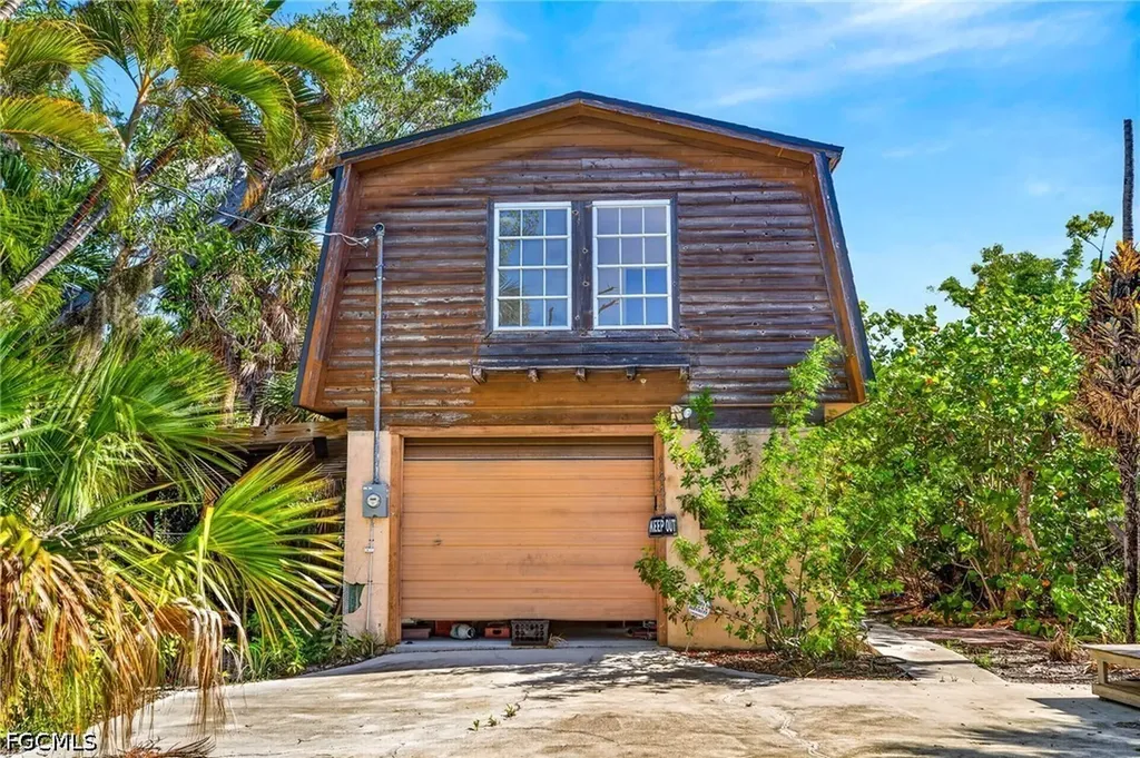 1446 Periwinkle Way Sanibel FL 33957