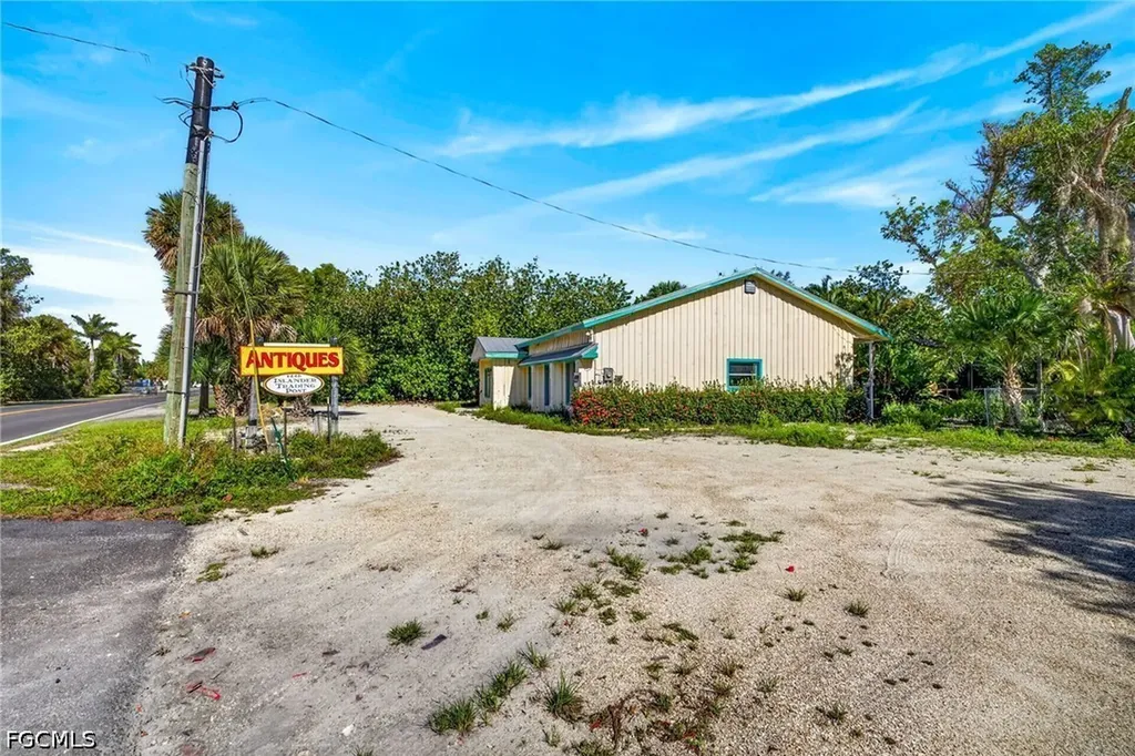 1446 Periwinkle Way Sanibel FL 33957