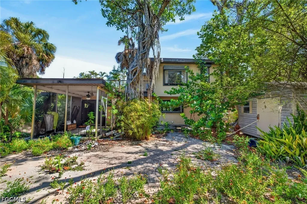 1446 Periwinkle Way Sanibel FL 33957