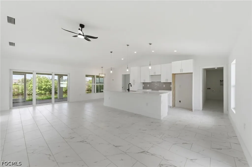 Cape Coral FL, 10 NW 20th Street
