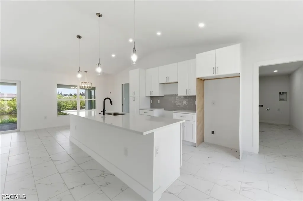 10 NW 20th Street Cape Coral FL 33993