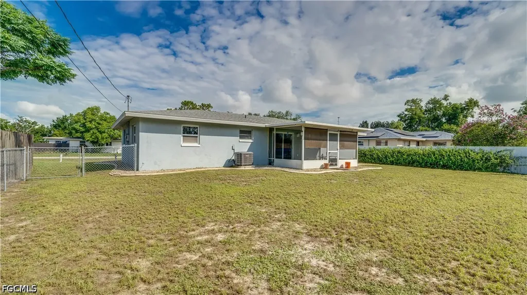 22 Colorado Road Lehigh Acres FL 33936