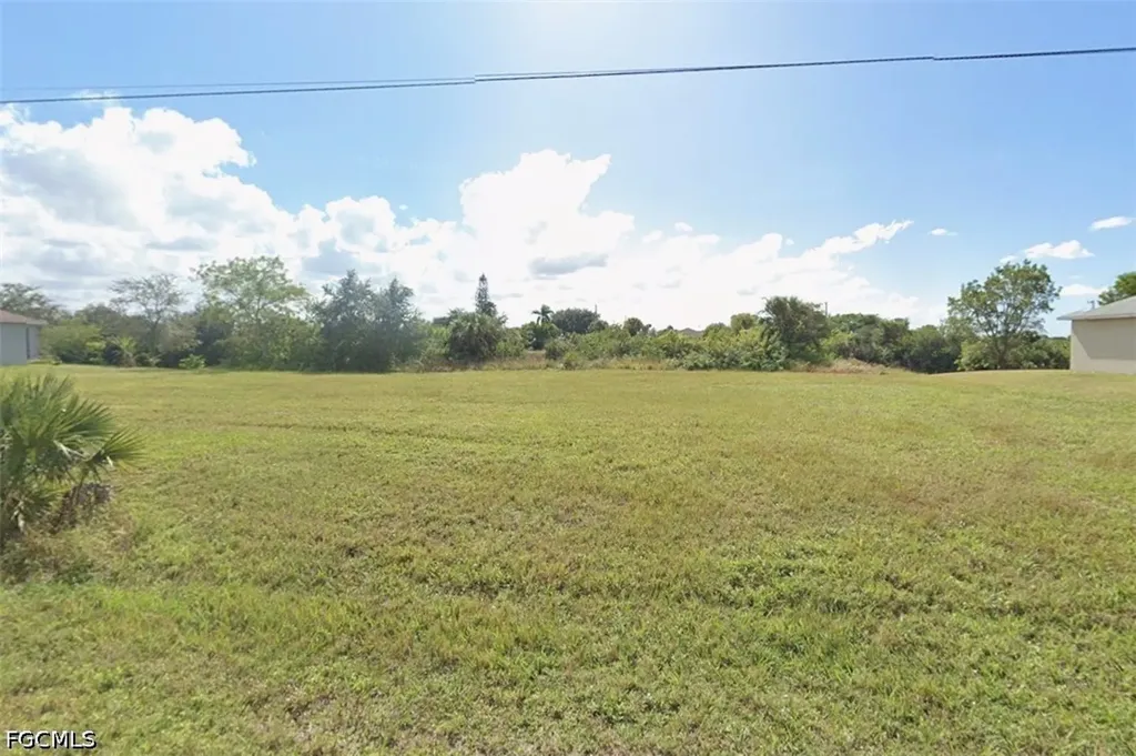 1308 NE 23rd Terrace Cape Coral FL 33909