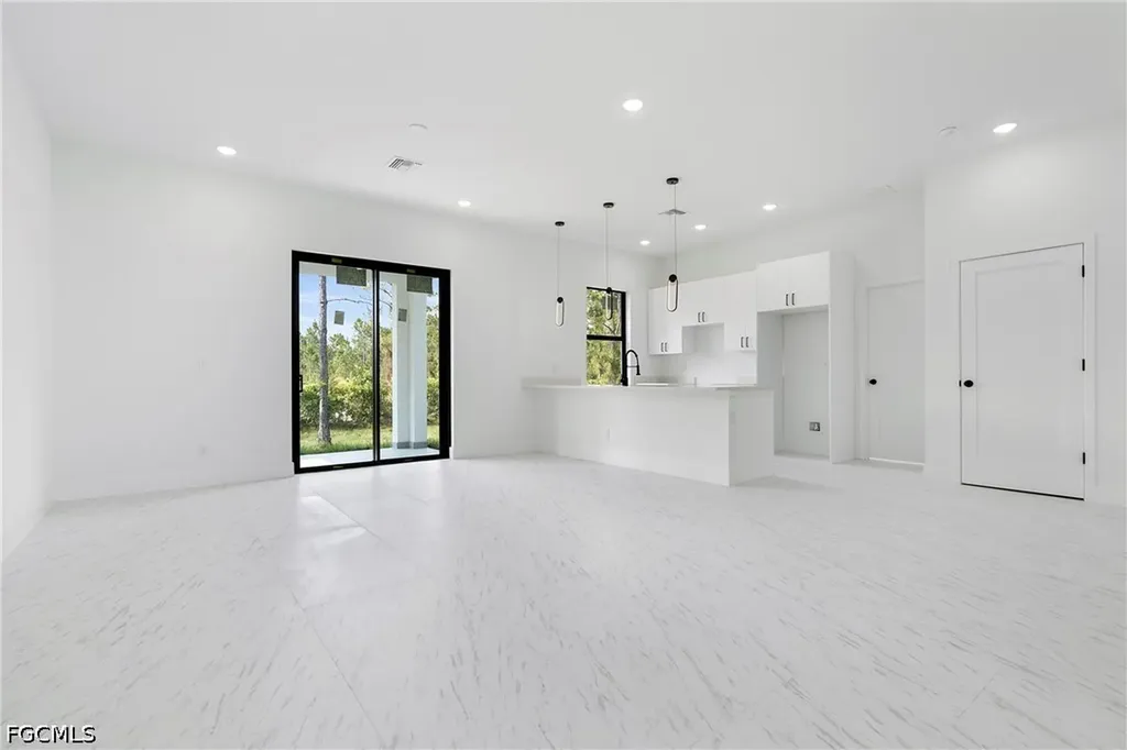3175 Sunshine Boulevard Lehigh Acres FL 33971