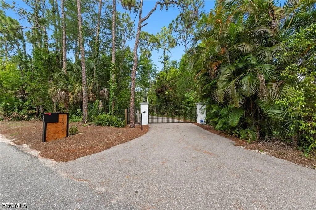 12010 Honeysuckle Road Fort Myers FL 33966