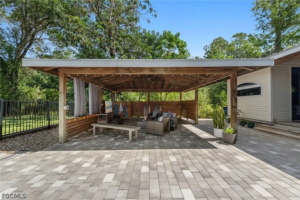 12010 Honeysuckle Road Fort Myers FL 33966