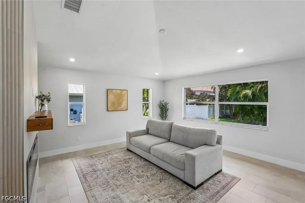 4339 SW 25th Place Cape Coral FL 33914