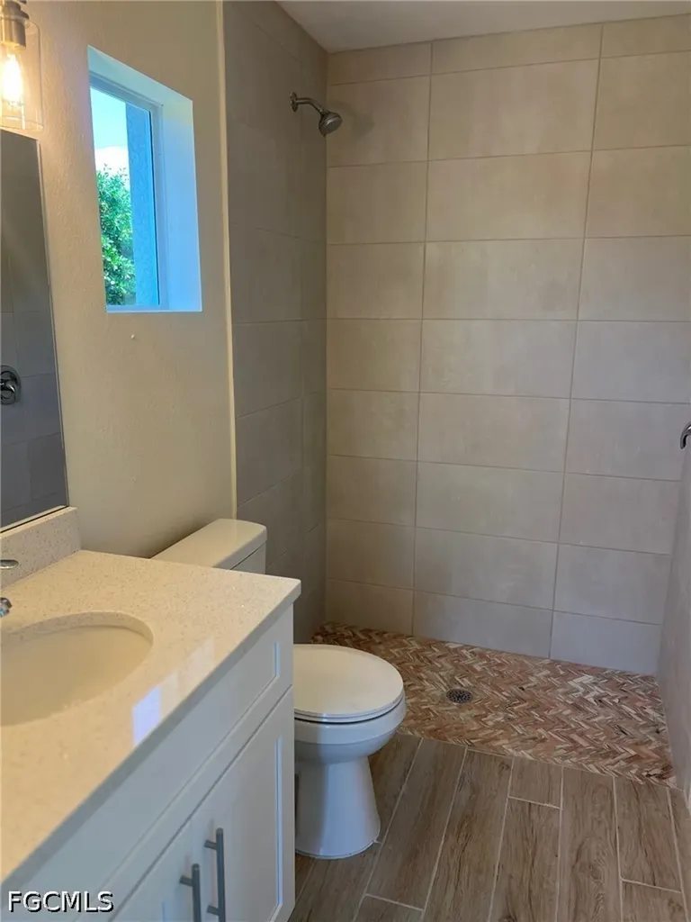 3512 NE 17th Place Cape Coral FL 33909
