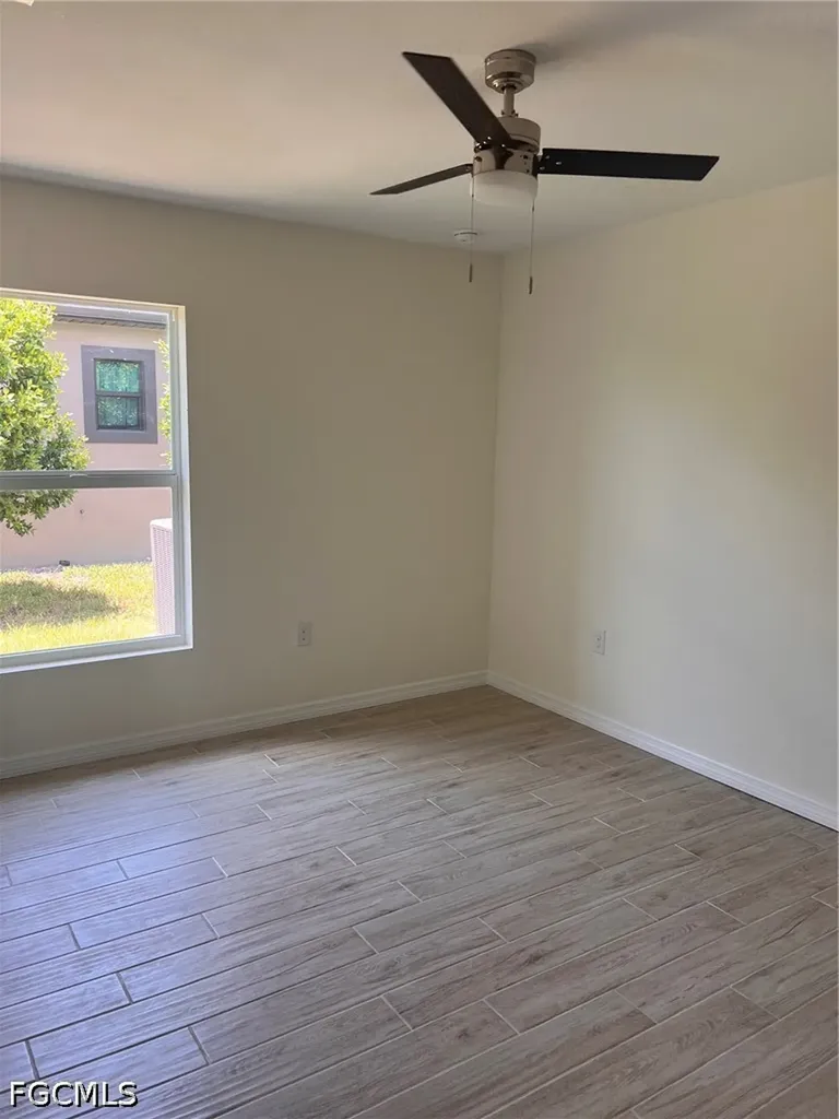 3512 NE 17th Place Cape Coral FL 33909