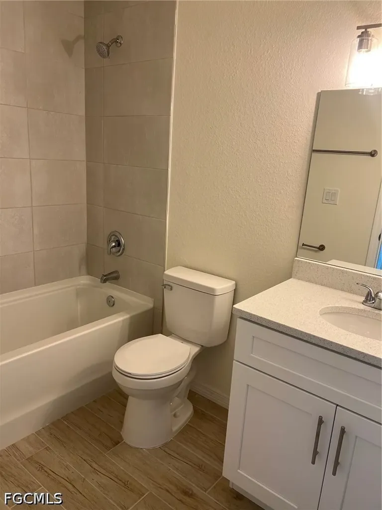 3512 NE 17th Place Cape Coral FL 33909