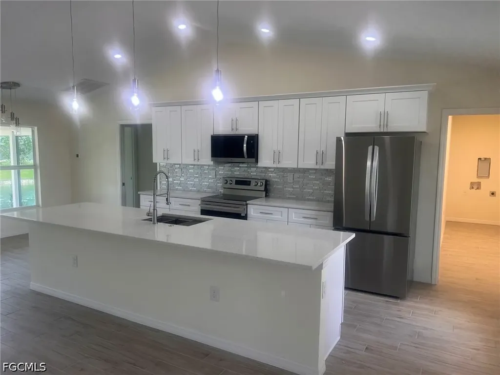 3512 NE 17th Place Cape Coral FL 33909