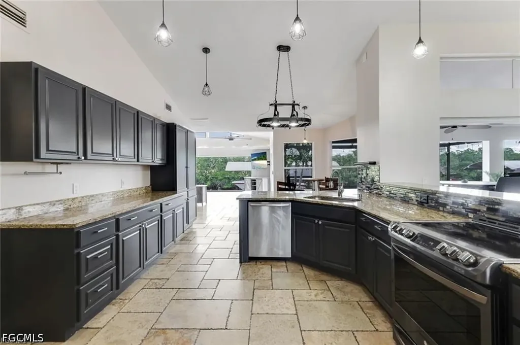2013 Everest Parkway Cape Coral FL 33904