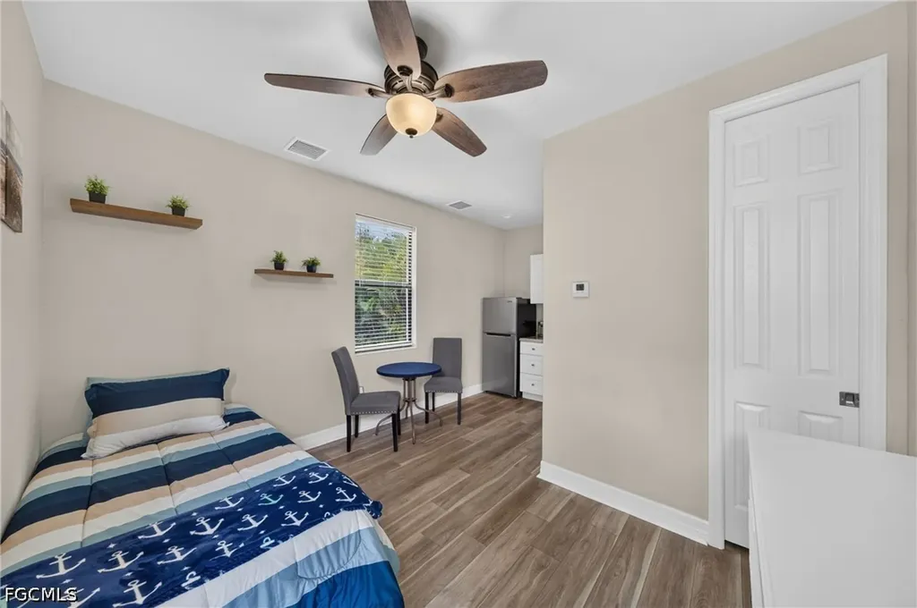 1725 SW 52nd Terrace Cape Coral FL 33914