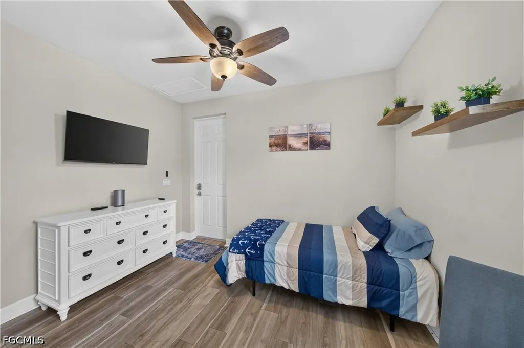 1725 SW 52nd Terrace Cape Coral FL 33914