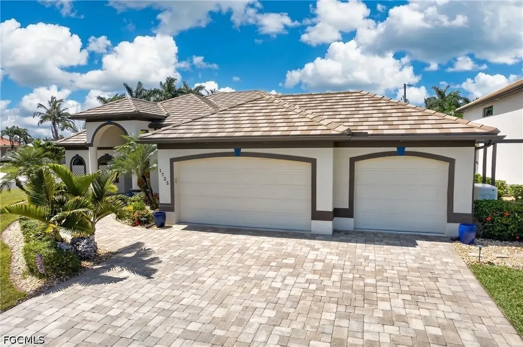 1725 SW 52nd Terrace Cape Coral FL 33914