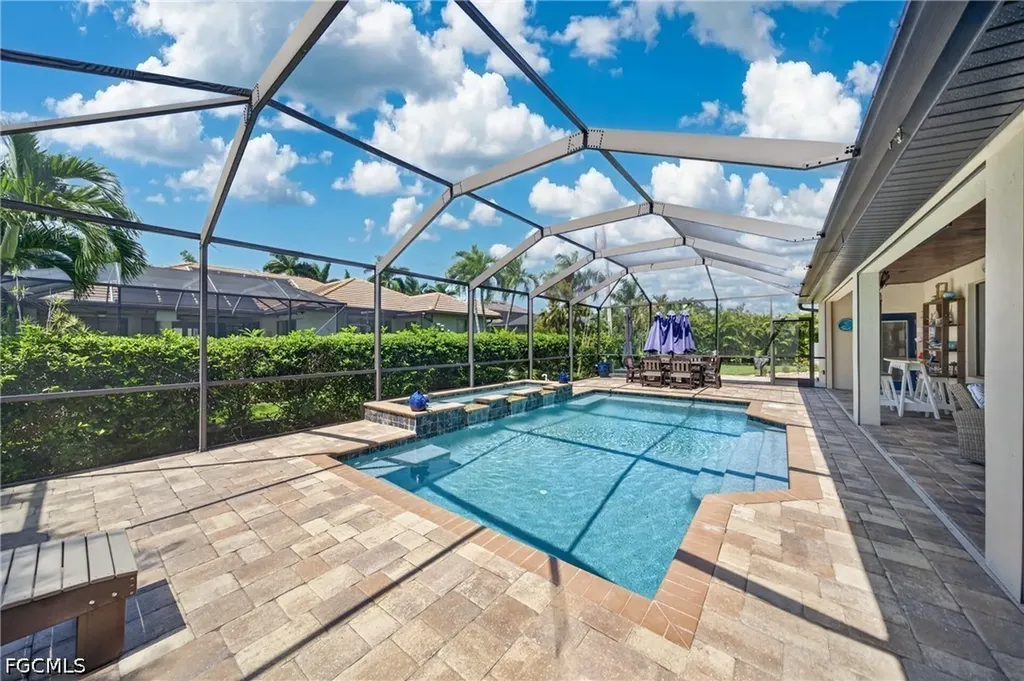 1725 SW 52nd Terrace Cape Coral FL 33914