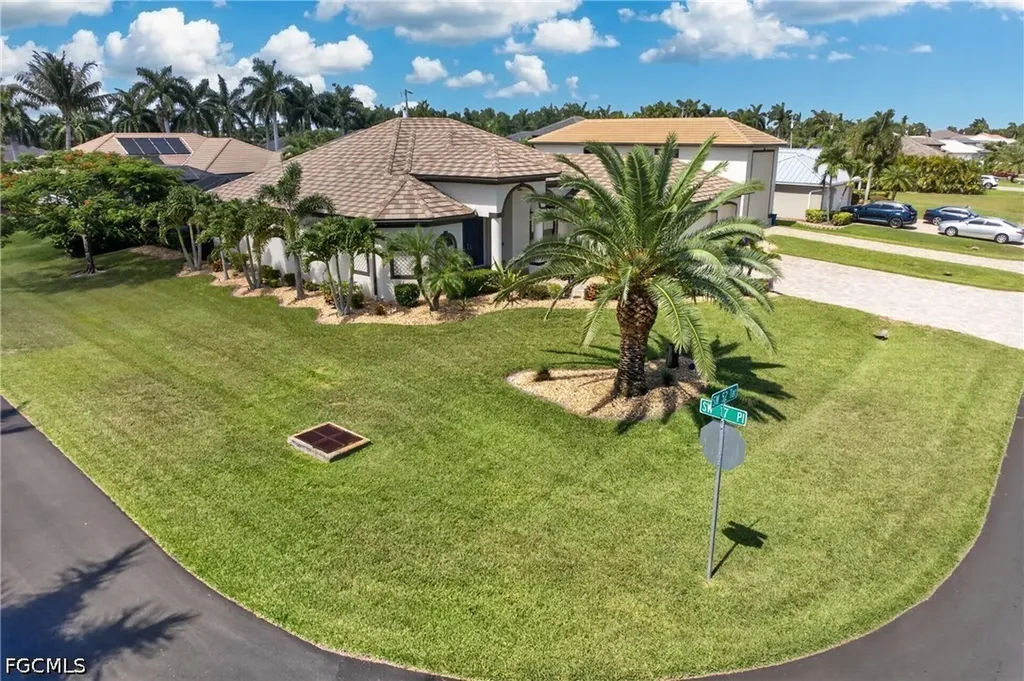 1725 SW 52nd Terrace Cape Coral FL 33914