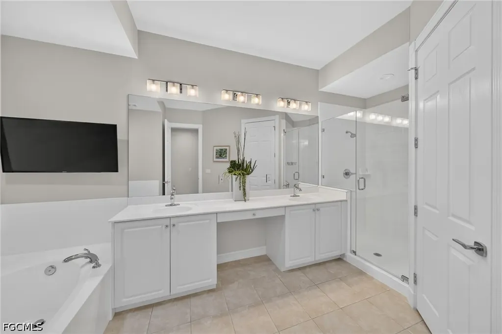 1855 Les Chateaux Boulevard Naples FL 34109