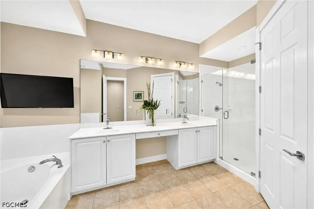 1855 Les Chateaux Boulevard Naples FL 34109