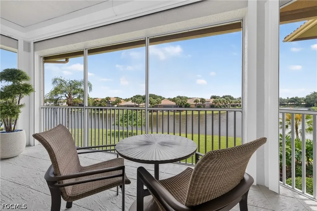 1855 Les Chateaux Boulevard Naples FL 34109