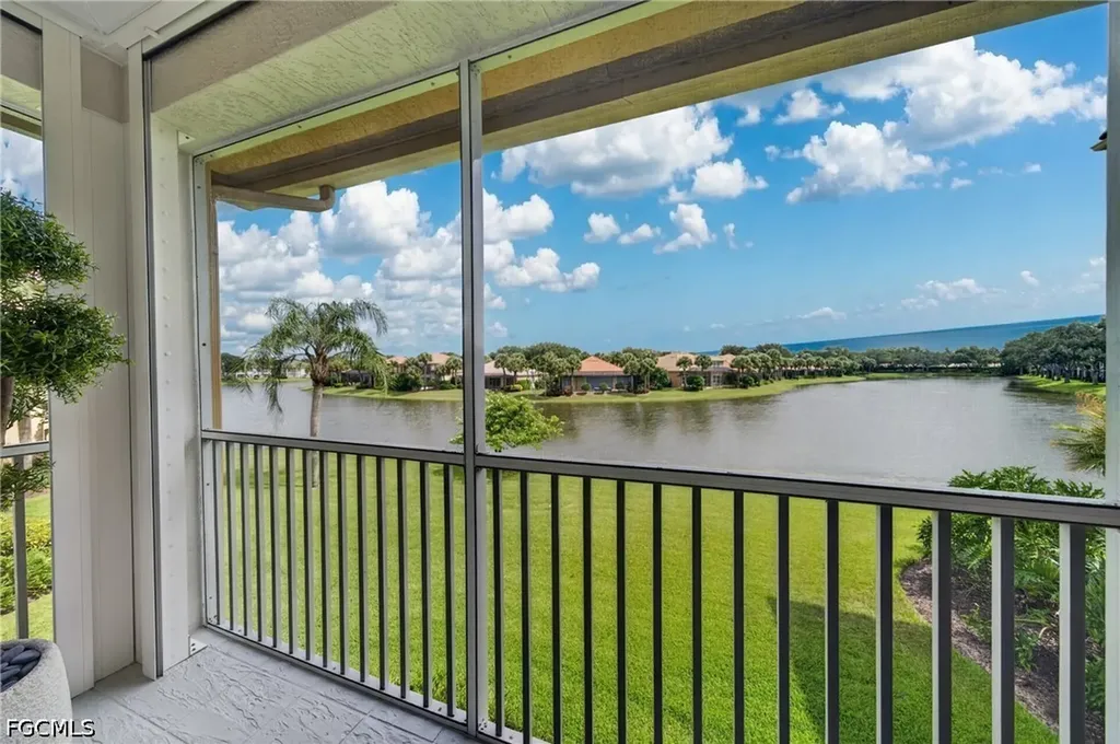 1855 Les Chateaux Boulevard Naples FL 34109