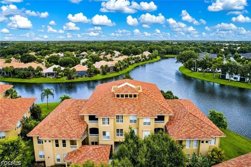 1855 Les Chateaux Boulevard Naples FL 34109