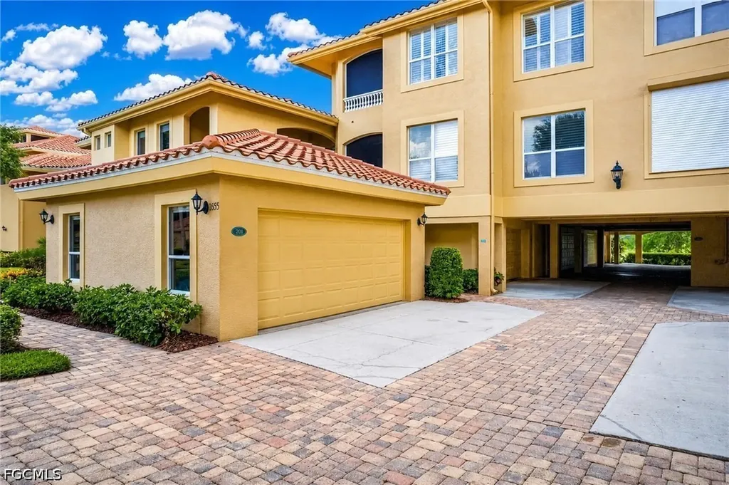 1855 Les Chateaux Boulevard Naples FL 34109