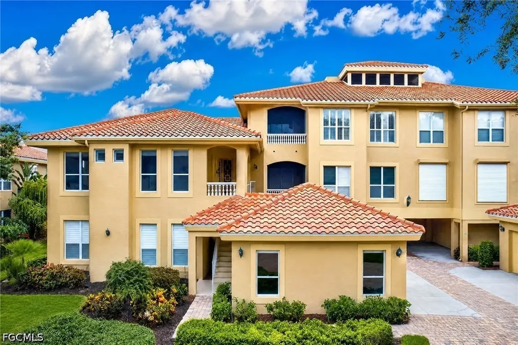 1855 Les Chateaux Boulevard Naples FL 34109