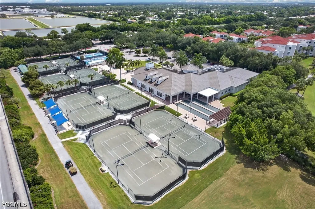 1855 Les Chateaux Boulevard Naples FL 34109