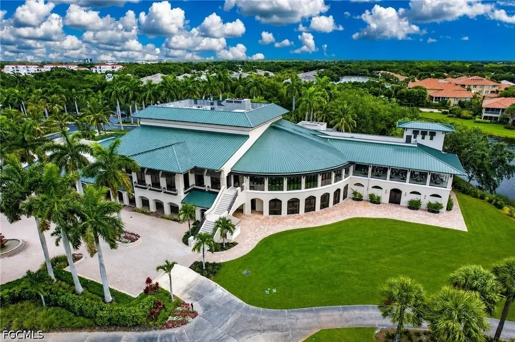 1855 Les Chateaux Boulevard Naples FL 34109