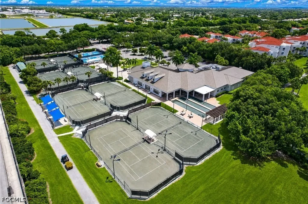 1855 Les Chateaux Boulevard Naples FL 34109