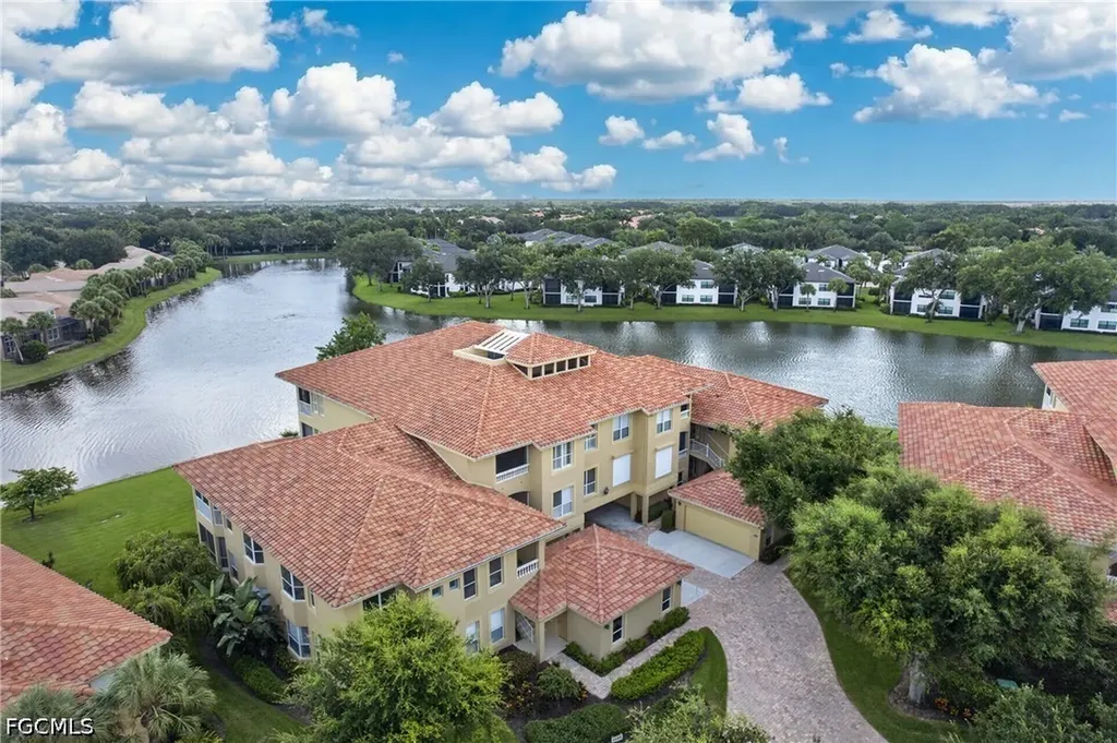 1855 Les Chateaux Boulevard Naples FL 34109