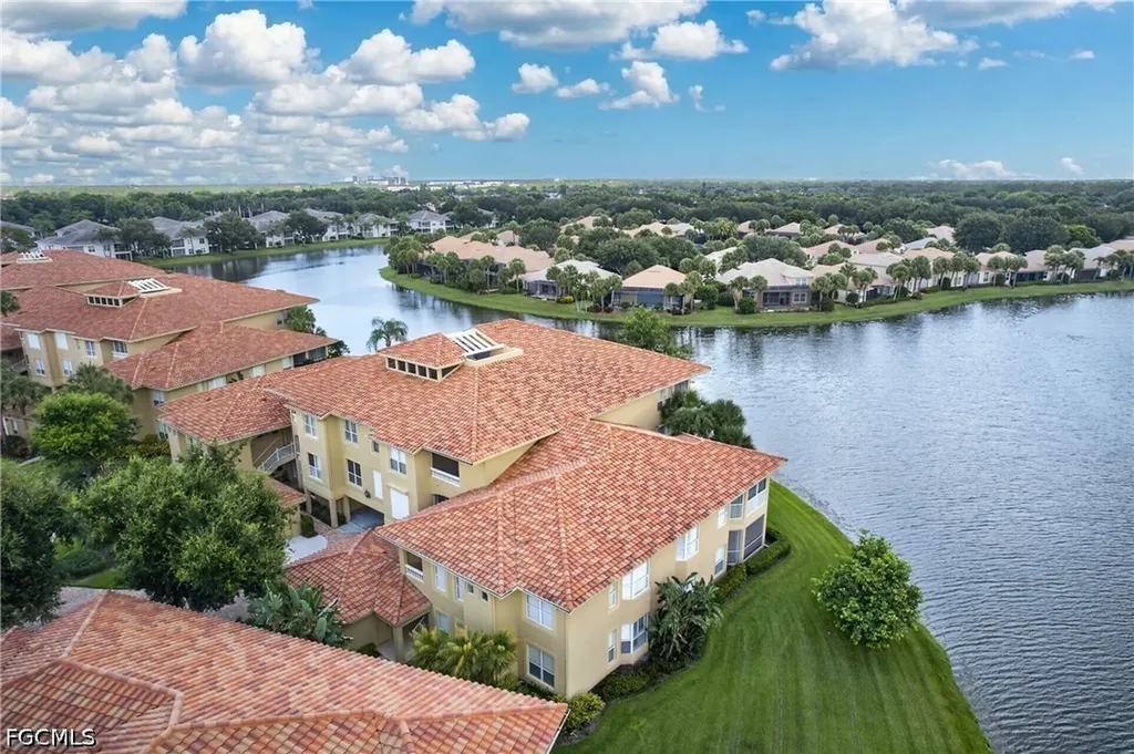 1855 Les Chateaux Boulevard Naples FL 34109