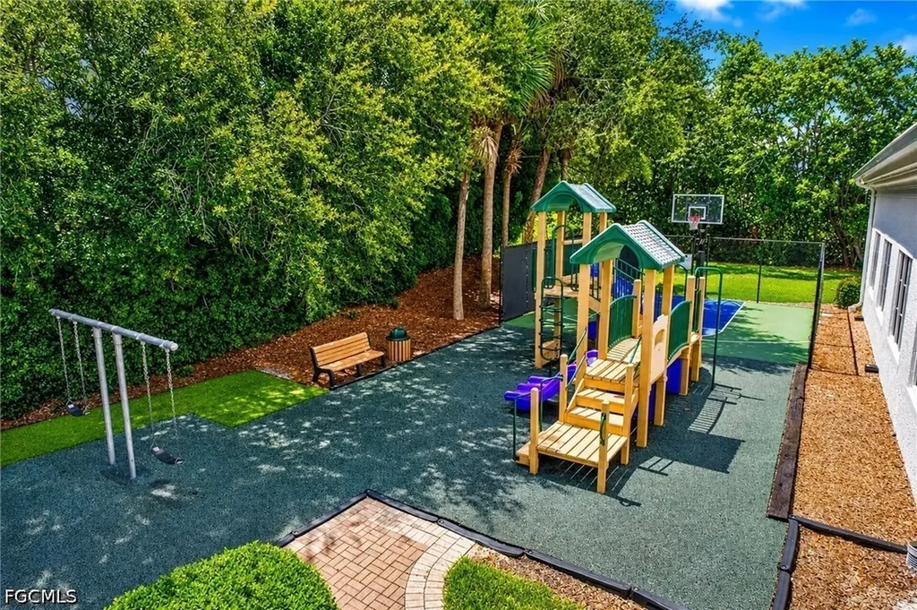 1855 Les Chateaux Boulevard Naples FL 34109