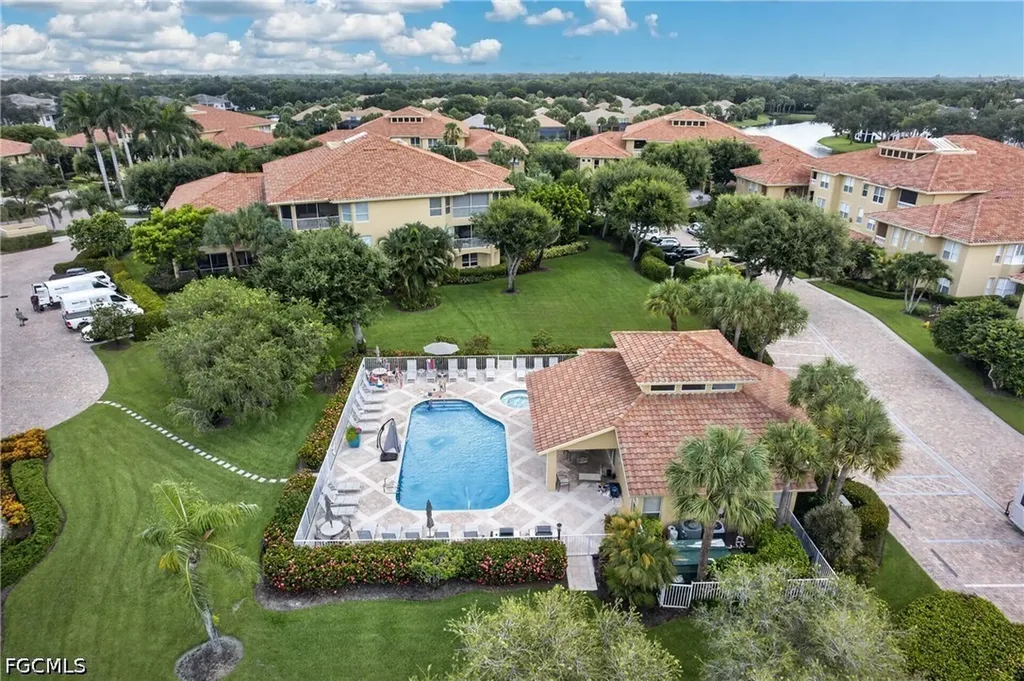 1855 Les Chateaux Boulevard Naples FL 34109
