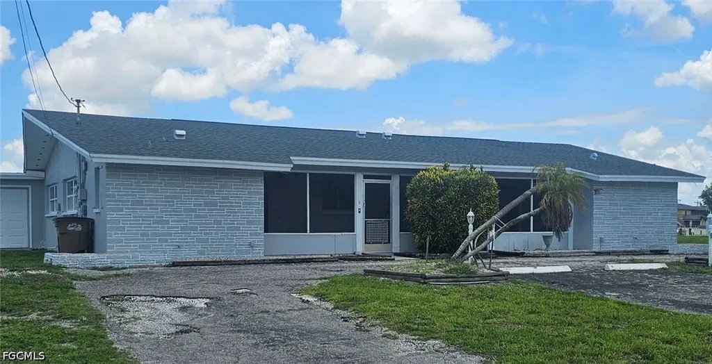 3810 SE 12th Avenue Cape Coral FL 33904