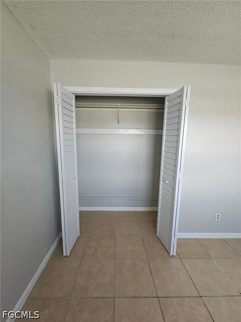 3810 SE 12th Avenue Cape Coral FL 33904