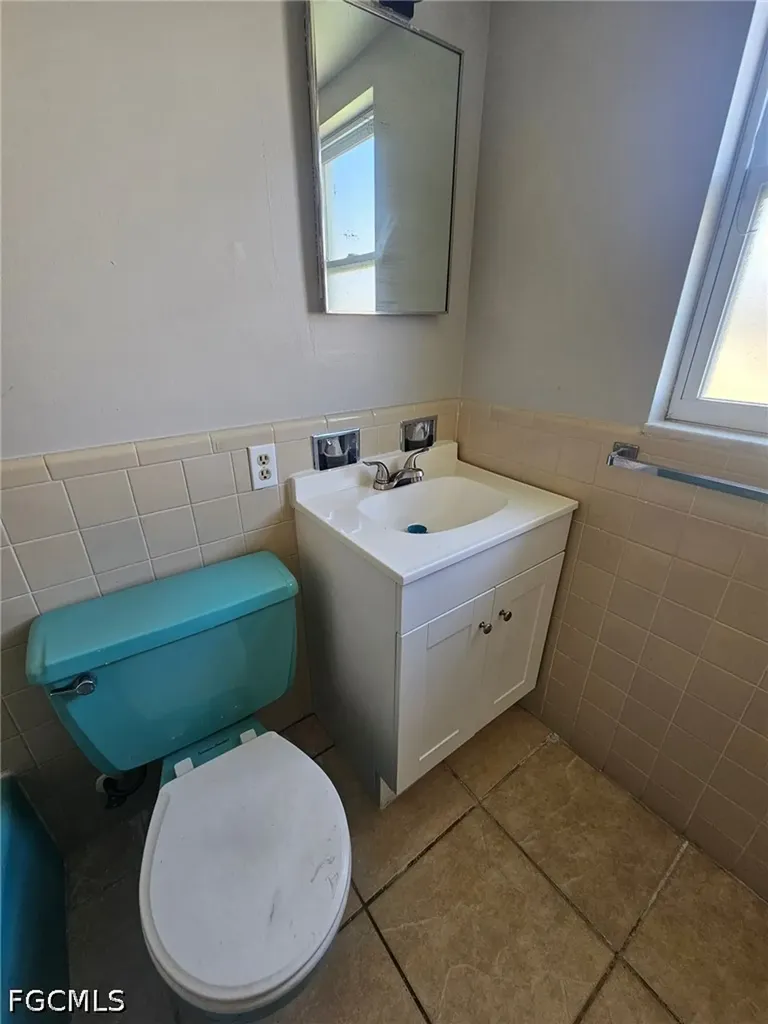 3810 SE 12th Avenue Cape Coral FL 33904