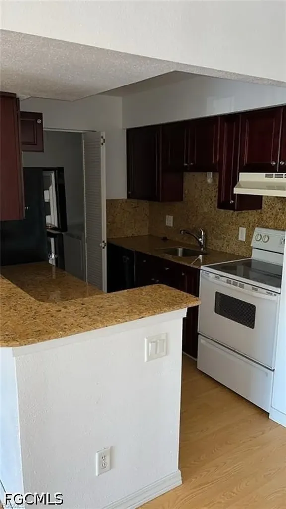2855 Winkler Avenue Fort Myers FL 33916